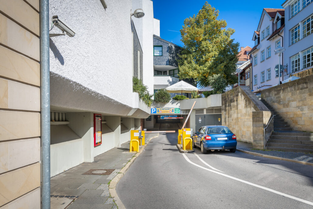 Einfahrt PH Mauer _2